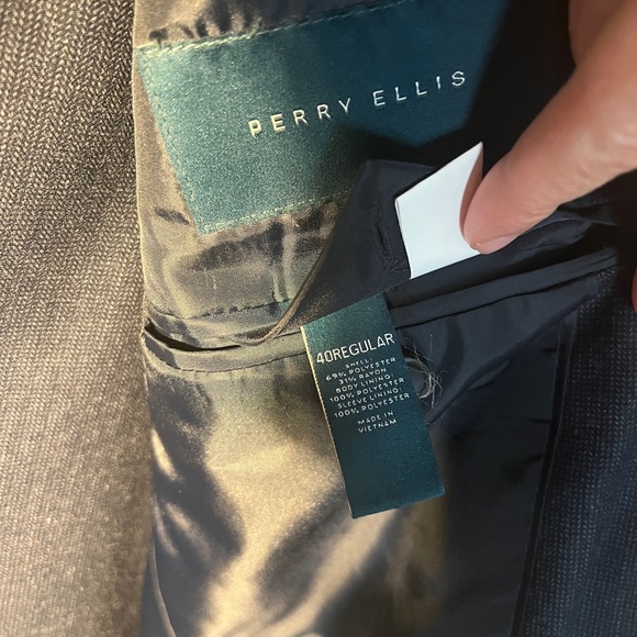 Perry Ellis 3 pieces Suit 40R / pants 34x32 - Picture 5 of 10